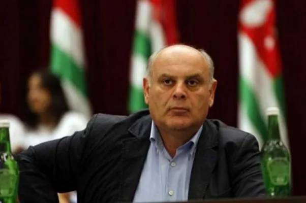 Кто такой Аслан Бжания, которого рассматривают как преемника Рауля Хаджимба