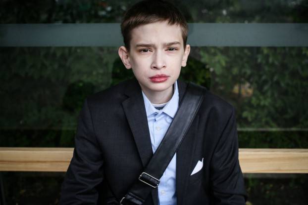 На самом деле этому мальчику 25 лет – редчайший случай, о котором заговорил весь мир