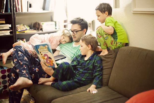 Если ребенок не ходит в сад – чему нужно обучать его дома?