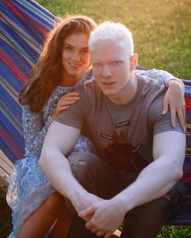 «Нелегко быть далеко друг от друга в этот важный день ...» - Бера поздравляет жену с годовщиной свадьбы в Instagram