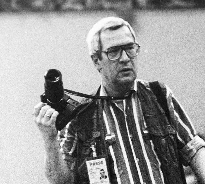 9 апреля скончался автор известных фото событий 9 апреля 1989 года