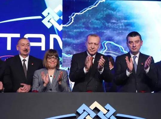 С 2023 года в рамках проекта Южного газового коридора  Грузия  будет получать в качестве транзитной доли более 1,1 миллиарда кубометров природного газа в год