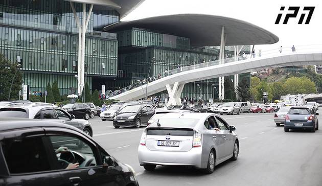 На кого распространяется бесплатная выдача удостоверения личности?