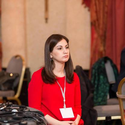 Организация, работающая над защитой прав женщин уволила беременную сотрудницу – что пишет молодая мать в Facebook?