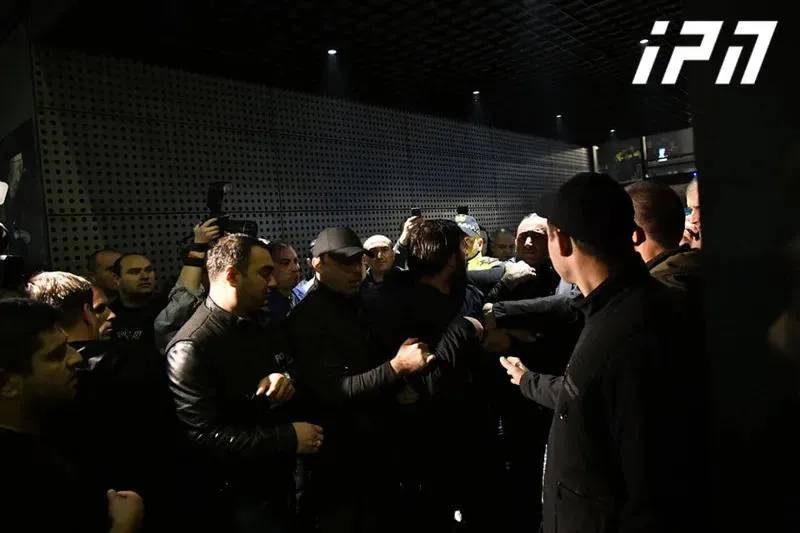 На акциях, проведенных у кинотеатров в Тбилиси и Батуми, всего задержано 28 лиц, пострадали 2 правоохранителя