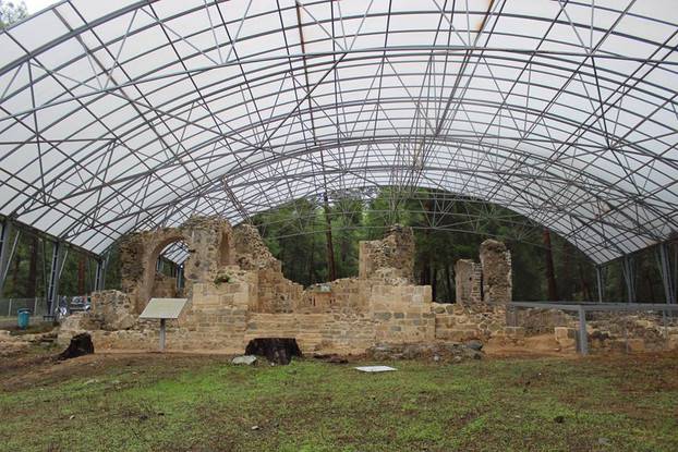 Легенда о грузинском монастыре на Кипре – «Седьмой монах убежал, спрыгнул со скалы и невредимым опустился вниз...»