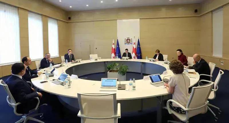 Министерства культуры и образования будут отделены друг от друга