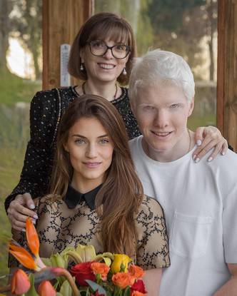 Как Бера Иванишвили поздравил с 8 марта мать и супругу