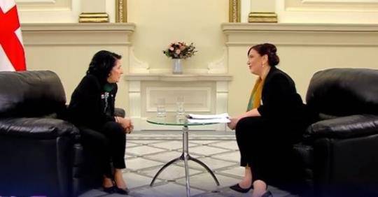 Почему пользователи соцсетей подвергли критике Саломе Зурабишвили и Ингу Григолия?