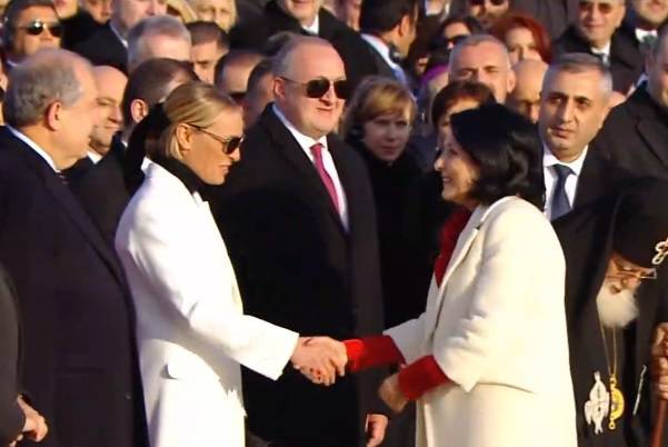 Впервые в истории Грузии бывший и действующий президент встретились  на инаугурации