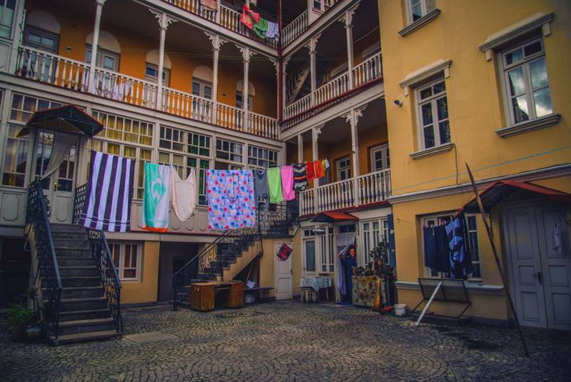 Как жили раньше в знаменитых тбилисских двориках и почему со временем соседские чувства охладели