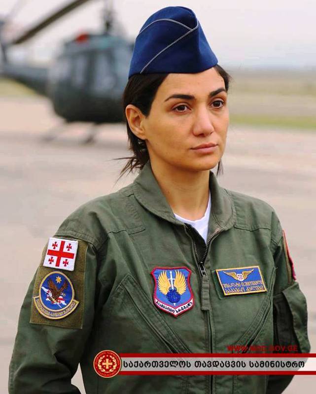 «Ничто не сравнится с эмоциями первого полета»: знакомьтесь, единственный лицензированный военный пилот-женщина в Грузии