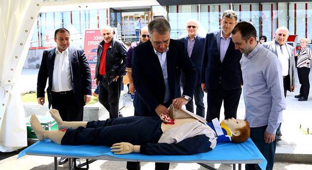 Как Давид Сергеенко спас иранку на борту самолета - "Вы подарили мне жизнь..."