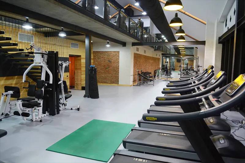 По решению правительства, откроются плавательные бассейны и спортзалы