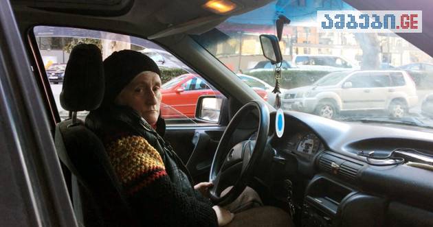 "Я была как парень и никто не осмеливался просить моей руки» - реальная история бабушки-таксистки