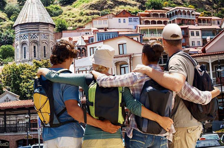 С какой целью путешественники приезжают в Грузию
