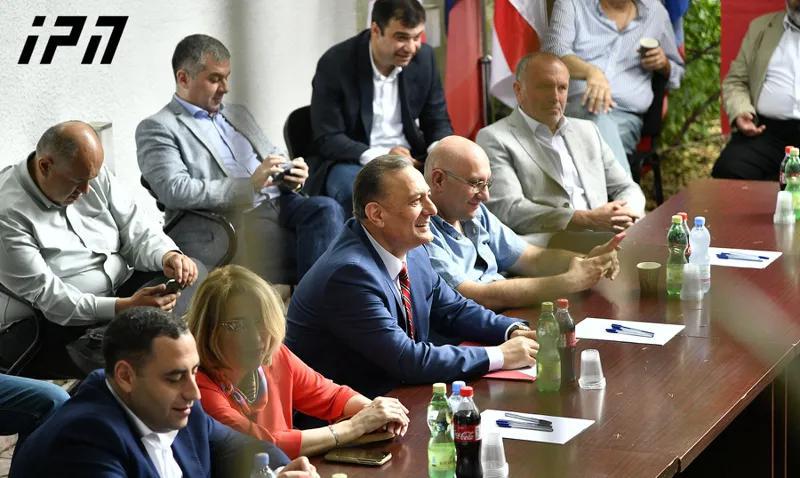 Оппозиция согласовала кандидатов