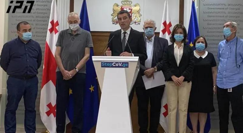 В Тбилиси и крупных городах учеба начнется дистанционно с 15 сентября, а в классах учеба продолжится с 1 октября