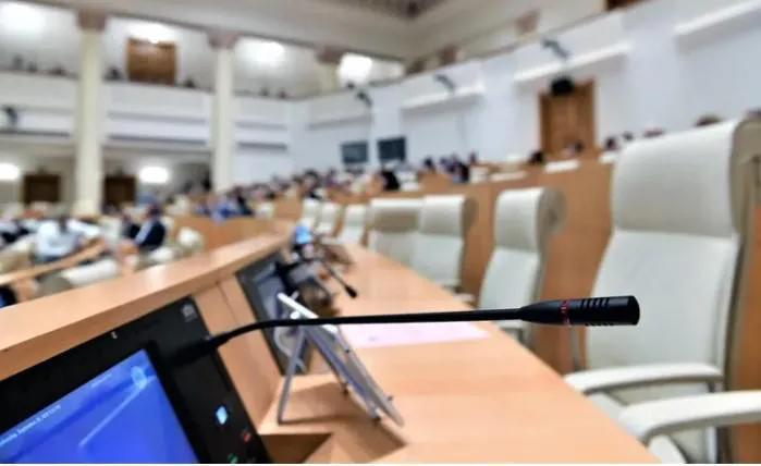 Кто какие должности занял в парламенте 10-го созыва