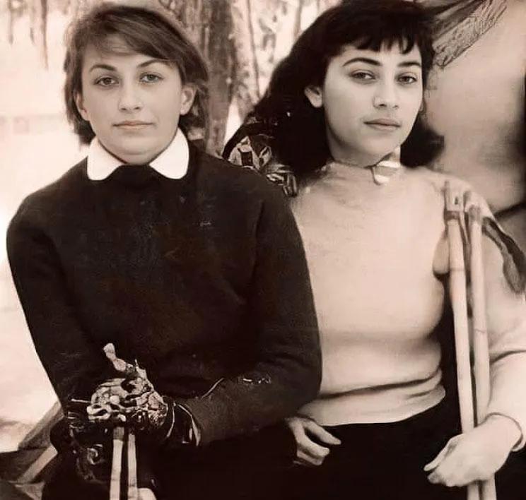 «Если в кино вы увидите говорящую Нани Брегвадзе, можете быть уверены - слова за нее произносит Софико, а если услышите поющую Софико Чиаурели, не сомневайтесь - звучит голос Нани» - неизвестное об историческом фото