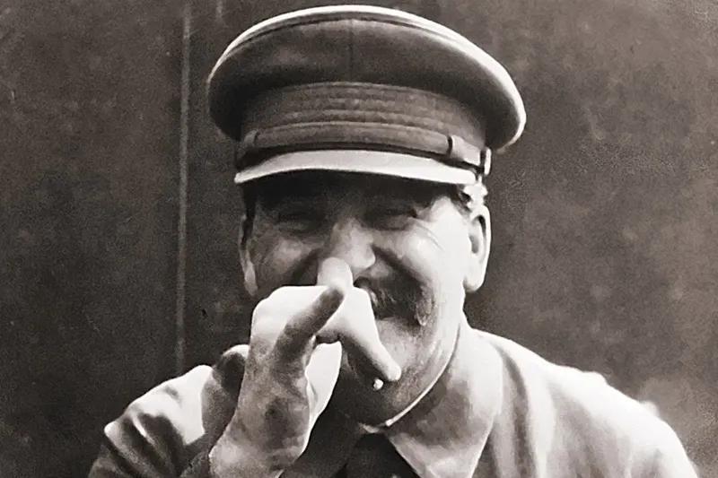 «Что делал бы Иосиф Сталин в 2020 году? - Победили бы пандемию… И вакцина была бы создана быстро» - то пишет российское издание