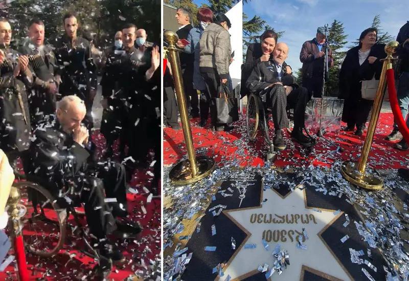 «Произошло чудо, он лежал в реанимации, а когда узнал эту новость, ему сразу стало лучше, он плакал от этой оценки» - Эмоциональные кадры с Мтацминда, где открылась звезда Давида Соколова