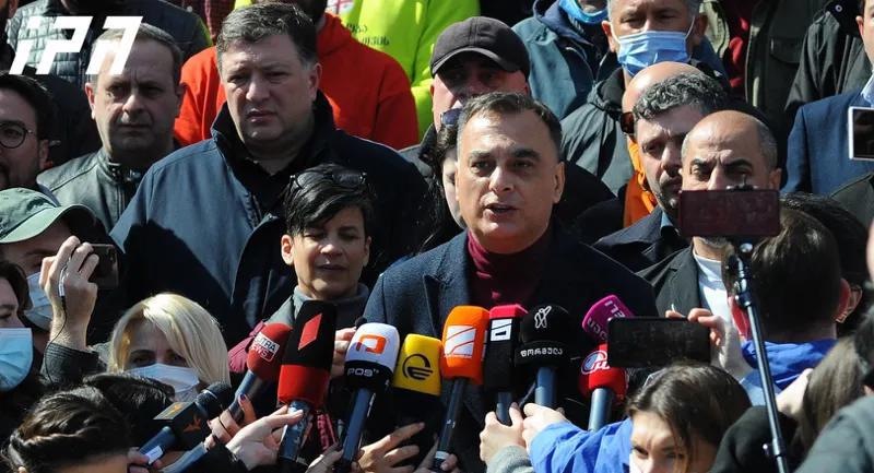 Оппозиция переходит на чрезвычайный режим работы