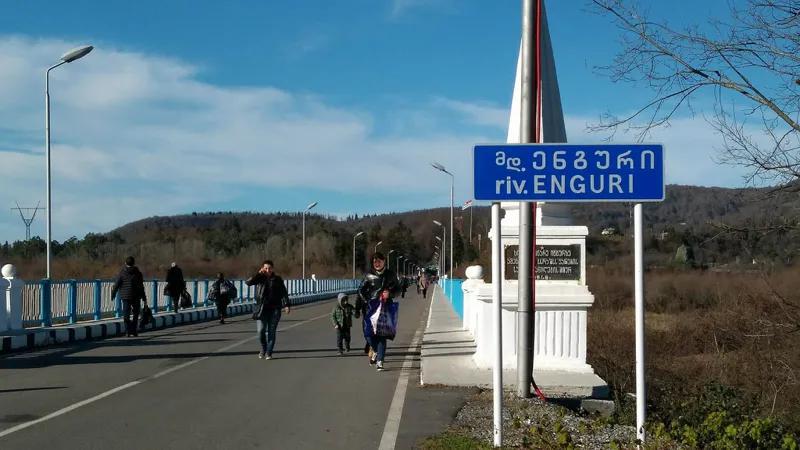 С 19 апреля, граждане, перешедшие с оккупированных территорий, вместо 5-дневного карантина, будут подлежать тестированию и смогут подключаться к процессу вакцинации