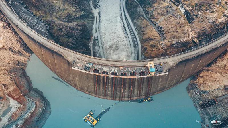 «Уникальные кадры Ингури ГЭС, которые возможно снять только раз в 15 лет, при проведении технических работ»  - 20 фото