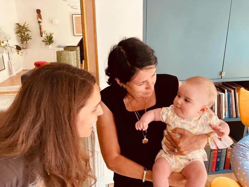 Саломе Зурабишвили с дочерью и внучкой - Фото из Facebook президента