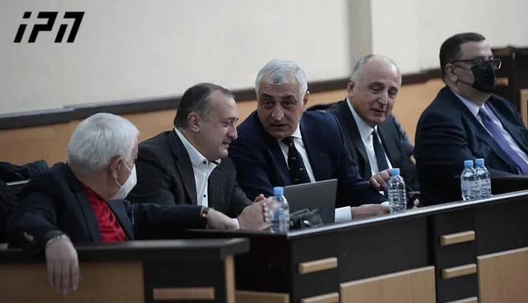 Суд признал Мамуку Хазарадзе, Бадри Джапаридзе и Автандила Церетели виновными, однако освободил от наказания