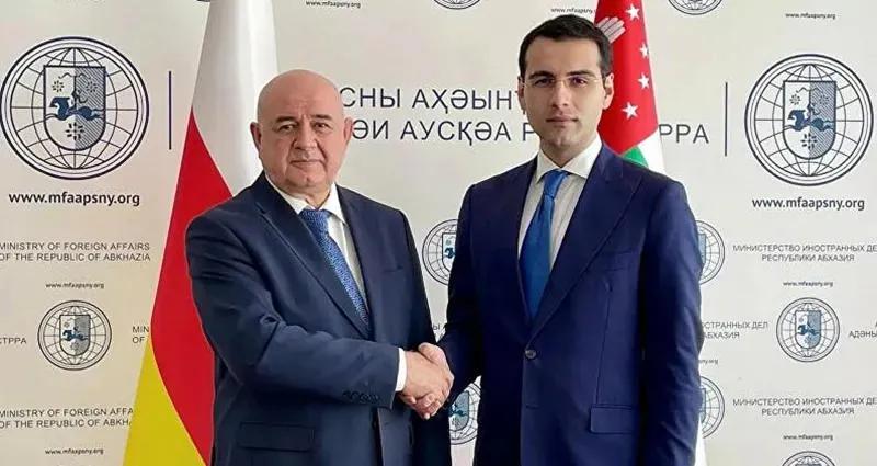 Оккупированные Абхазия и Цхинвали призывают власти Грузии «признать их независимость и суверенитет»