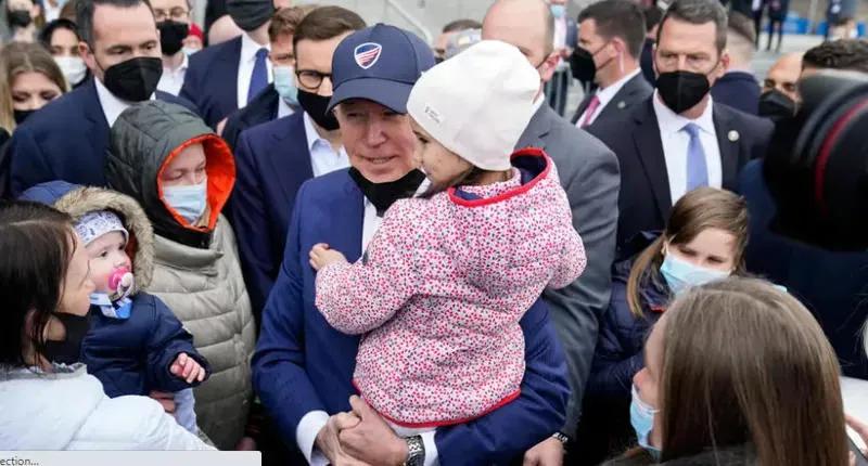 Джо Байден после встречи с украинскими беженцами назвал Владимира Путина "мясником"