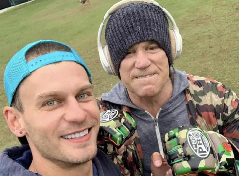 Микки Рурк оставляет все имущество помощнику-украинцу -  звезда Голливуда хочет быть похороненным в Украине и уже выбрал для этого кладбище