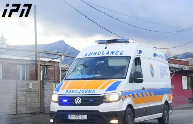 В селе Осиаури один из членов семьи случайно добавил в обед вместо соли пестицид - отравились 3 человека