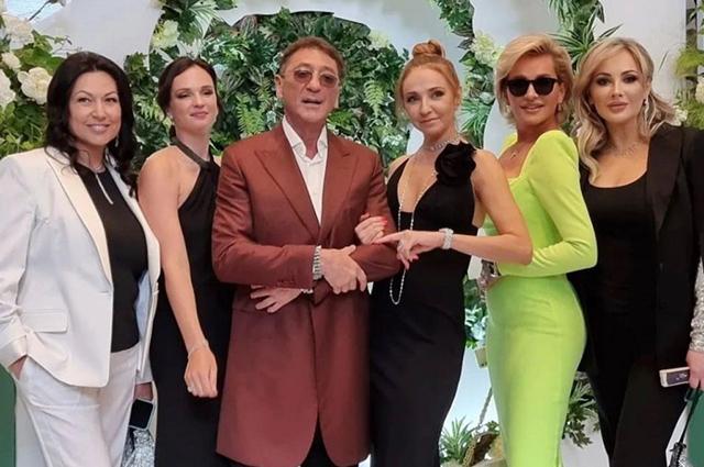 Письмо Путина, друзья-звезды и критика соотечественников — скандальный юбилей Григория Лепса