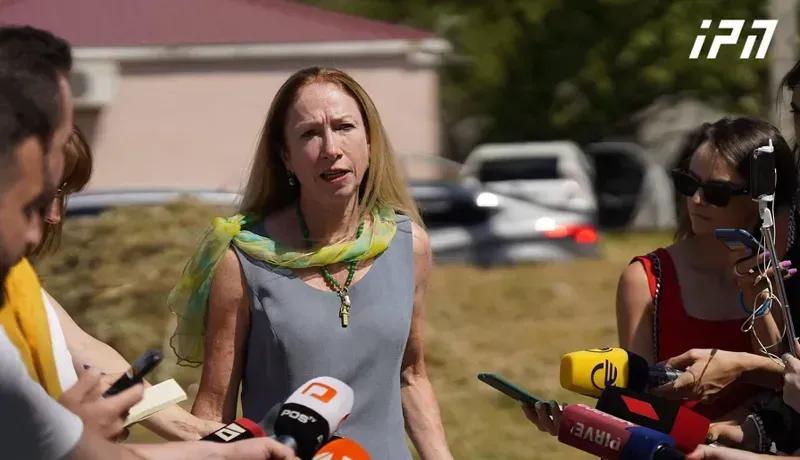 «Ночь Гаврилова», невыполненные обещания и антидемократические действия – вот, откуда исходит эта глубокая поляризация, а не от западных партнеров - Келли Дегнан