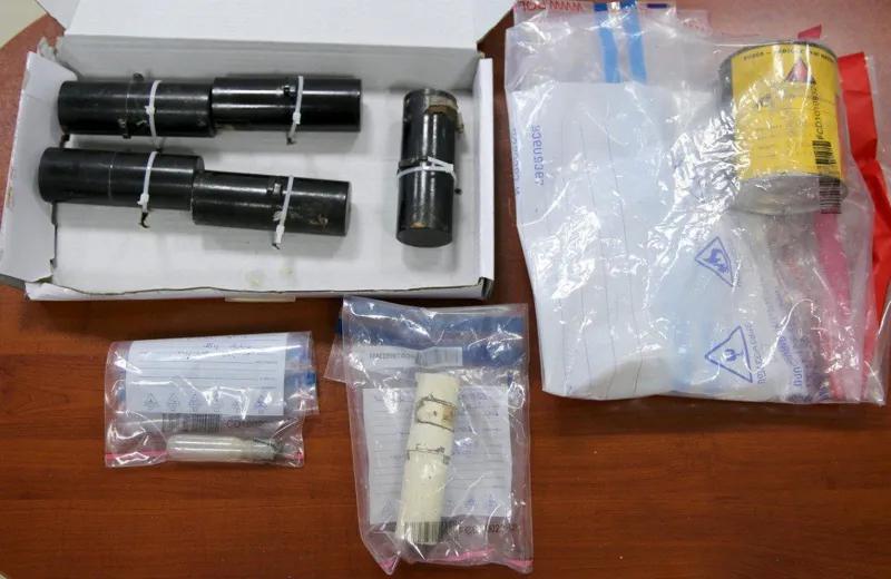 По информации СГБ, по факту незаконного приобретения-хранения и попытки сбыта за 1,2 млн долларов США радиоактивных веществ задержаны три лица