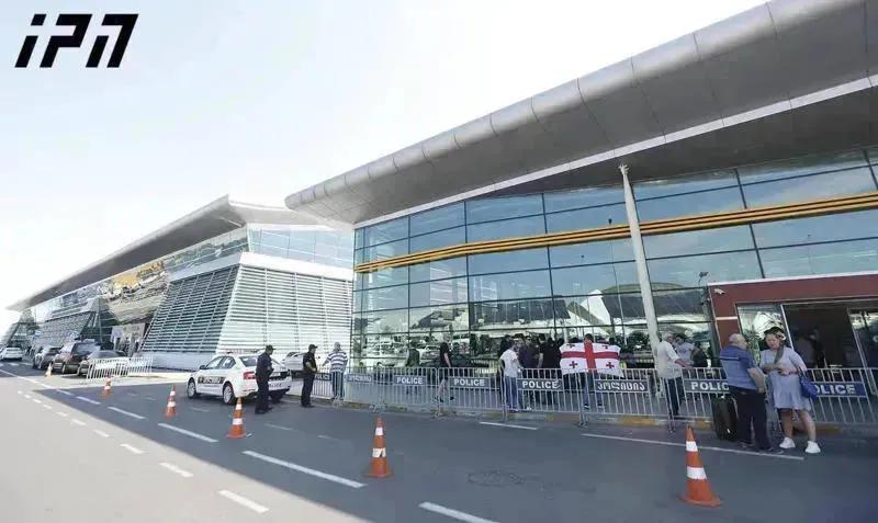 В июле этого года, по сравнению с предыдущим, в Грузию въехало на 435% больше граждан из России, на 444% из Армении, на 181% из Турции, на 158% из Саудовской Аравии, на 107% из Беларуси и на 47% из ЕС