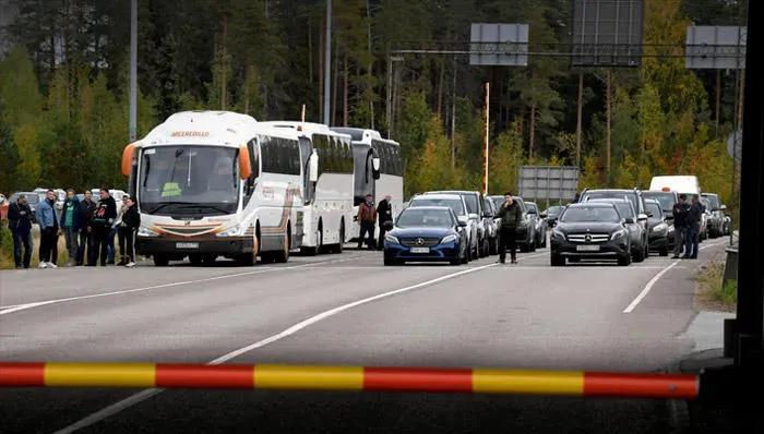 Российские СМИ – За прошедшую неделю через таможенно-пропускной пункт «Верхний Ларс» российско-грузинскую границу пересекли  37 000 автомобилей и более 115 000 человек, что на 23,3% больше по сравнению с предыдущей неделей