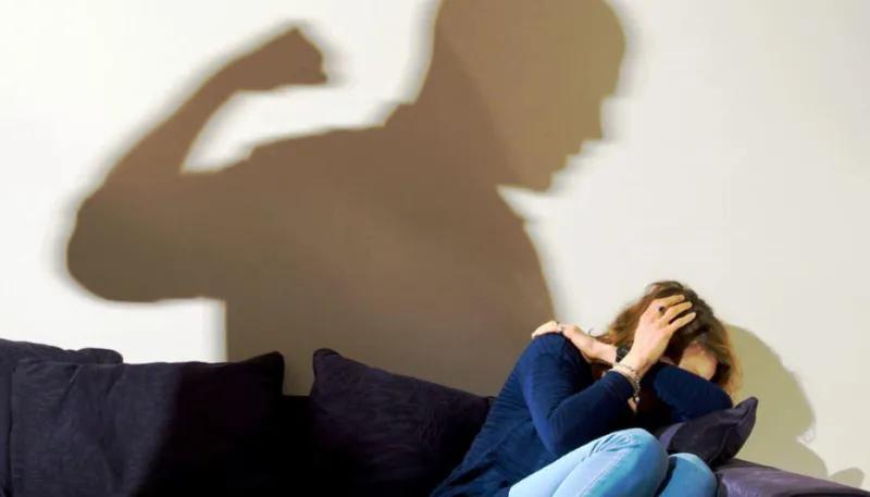 За 8 месяцев выдано 5 827 сдерживающих ордеров по фактам насилия в семье – В 4 574 случаях жертвой была женщина, а в 887 случаях – мужчина