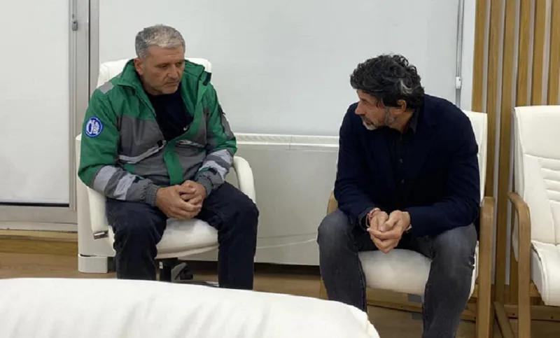 «Это не было героизмом, я думал только о спасении детей… Я плачу, вспоминая этот день» - Каха Каладзе встретился с Деви Мезурнишвили