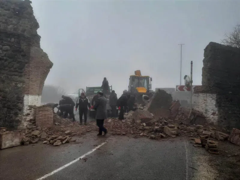 В Сигнахи в результате аварии обрушилась историческая арка