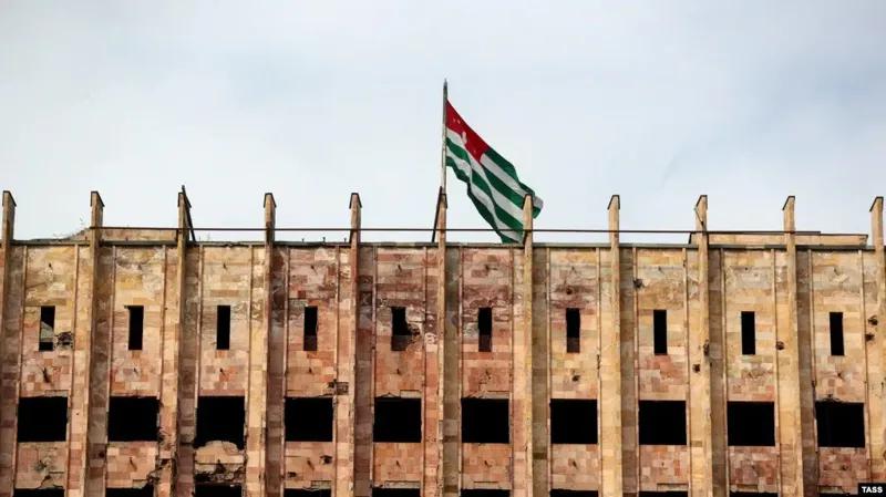 «Они узнали, что кто-то спонсировал крупный террористический акт со стороны Грузии» - в оккупированной Абхазии заявляют, что возможна террористическая угроза