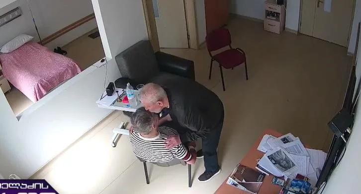 Распространены кадры последней встречи Михаила Саакашвили и Бубы Кикабидзе