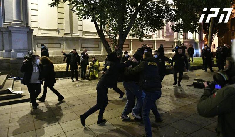 Из 133 лиц, задержанных на акциях у парламента, 132 – свободны, 1 остается под стражей за преступление, предусмотренное статьей Уголовного кодекса