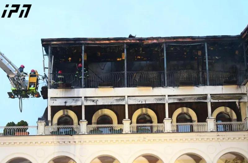 МВД начало расследование в связи с пожаром в гостинице «Амбассадор» (фото с места происшествия)