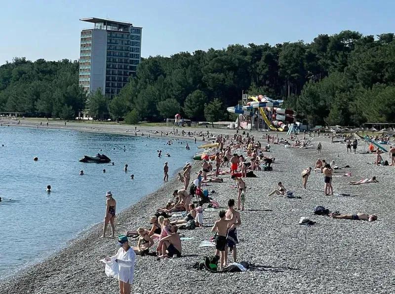 В оккупированной Абхазии будут штрафовать граждан за появление в купальниках в общественных местах