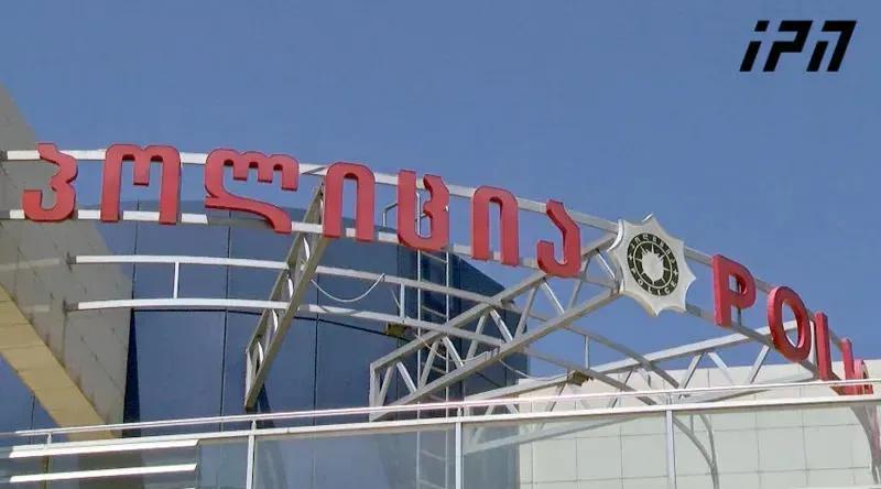 «Мужчина совершил убийство на почве ревности... Женщина, раненная в голову, скончалась на глазах у соседей» - детали убийства в Хандаки