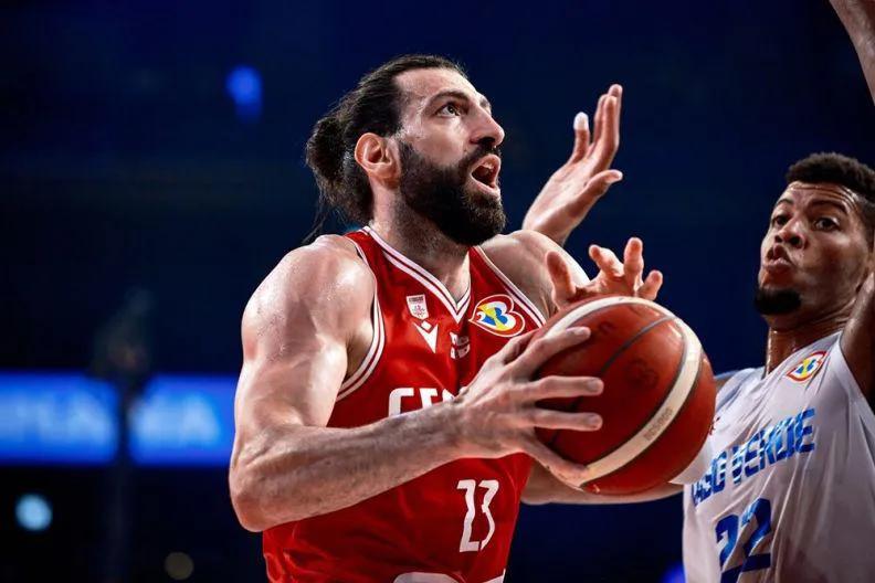 Исторический матч и победа - на чемпионате мира грузинские баскетболисты разгромили соперника